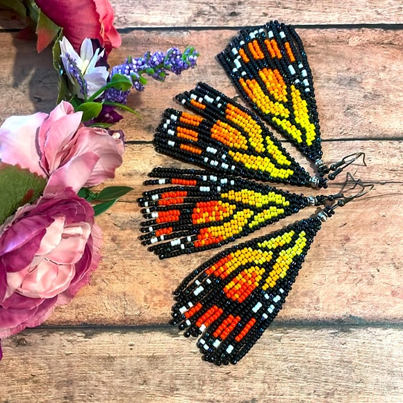 Butterfly wing beaded Earring - Picture 5 of 6